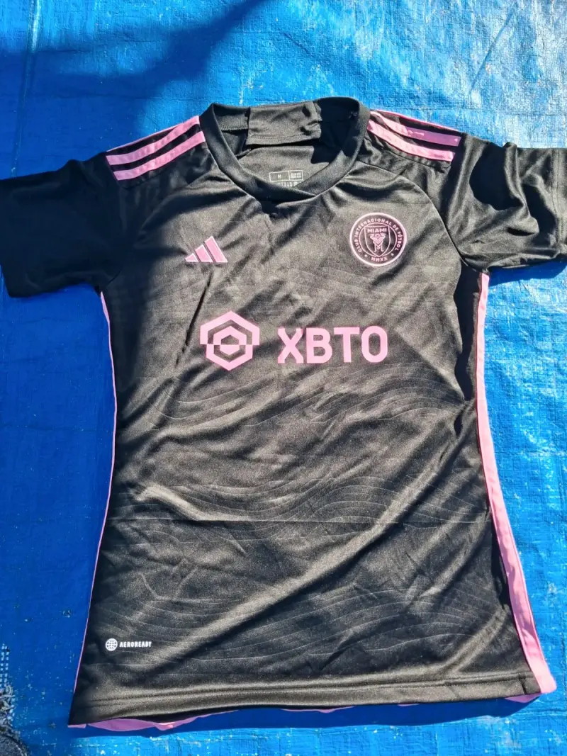 Camiseta Inter Miami CF negra y rosa