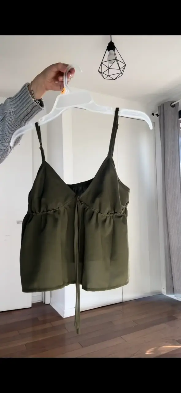 Blusa verde oliva con tirantes ajustables Shein - 1