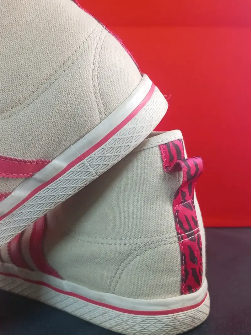 Zapatillas Adidas altas beige y rosadas - 2