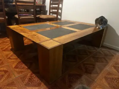Mesa de centro rústica de madera y piedra - miniatura 6