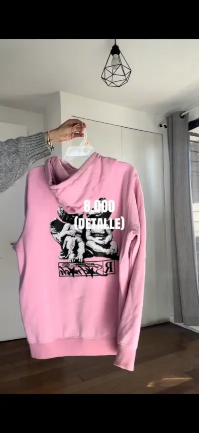 Polerón rosado con capucha y diseño gráfico - miniatura 2