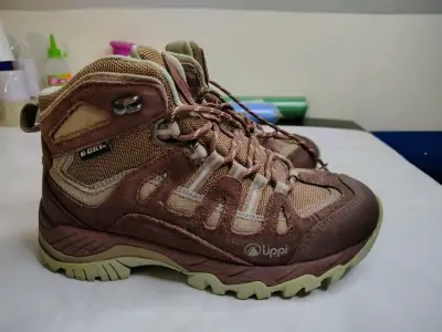 Botas de trekking Upp brown resistentes - miniatura 1