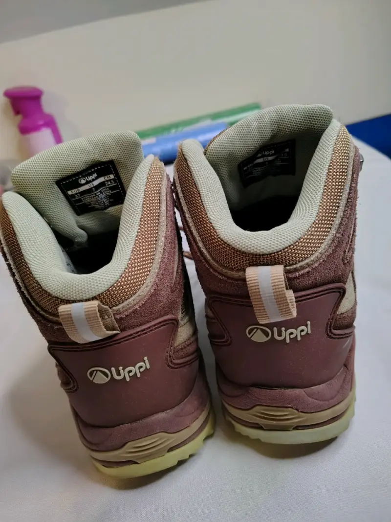 Botas de trekking Upp brown resistentes - 2