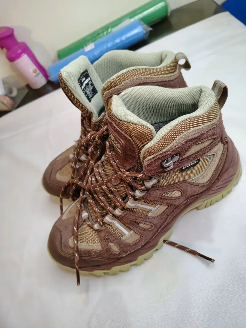 Botas de trekking Upp brown resistentes - 3