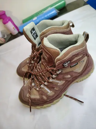 Botas de trekking Upp brown resistentes - miniatura 3