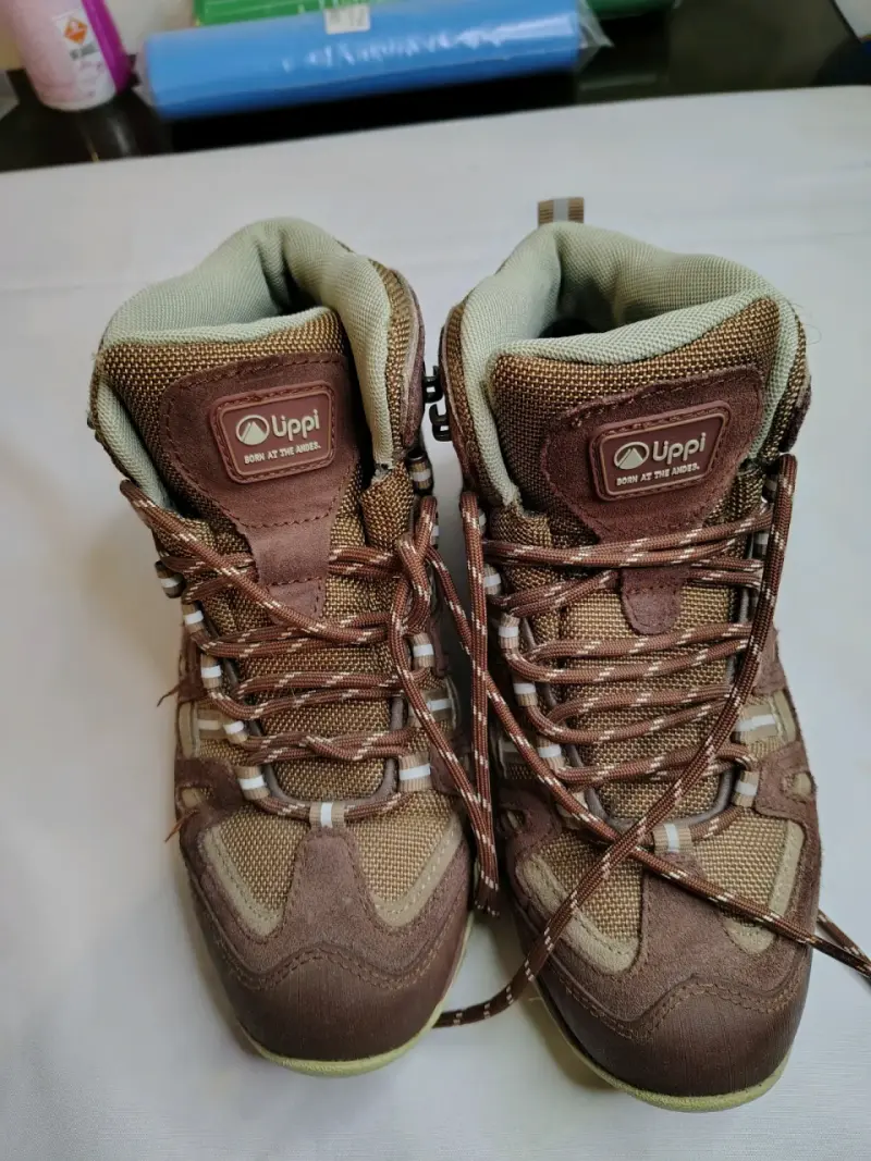 Botas de trekking Upp brown resistentes - 6