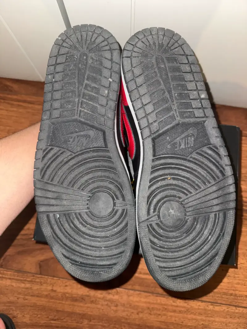 Nike Air Jordan 1 Low SE Bred - 5