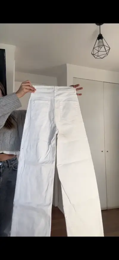 Pantalones blancos de mezclilla para mujer - miniatura 2