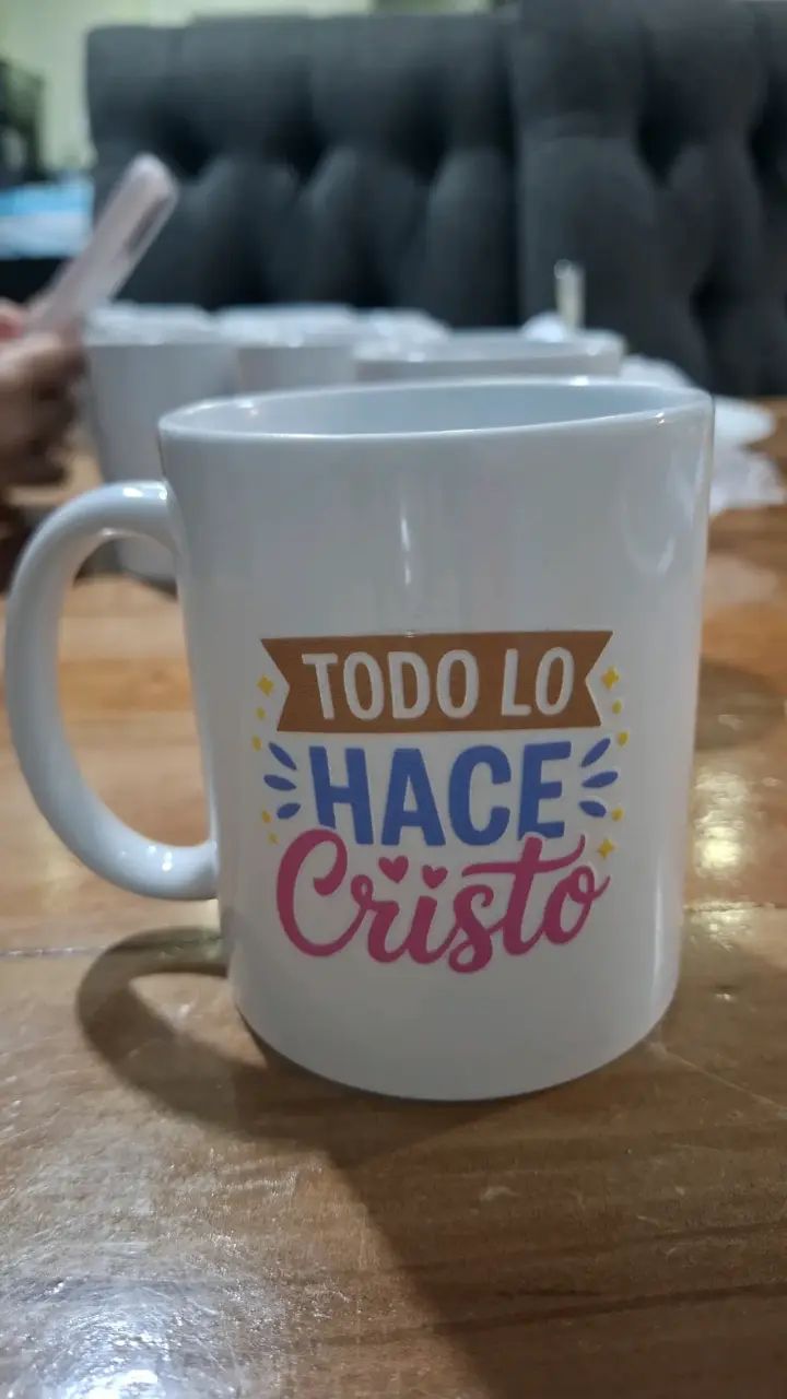 Taza de cerámica con mensaje cristiano