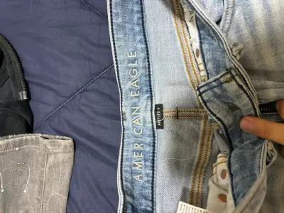 Jeans desgastados American Eagle azul claro - miniatura 2