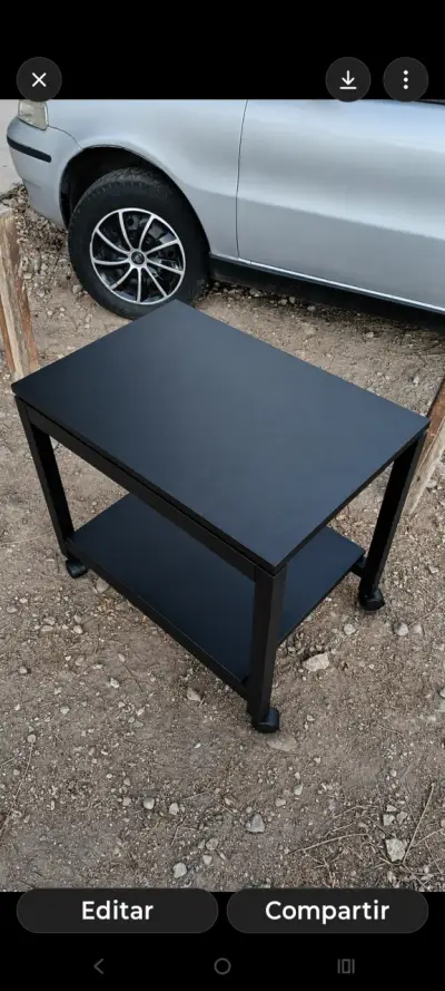 Mesa auxiliar negra con ruedas - miniatura 1