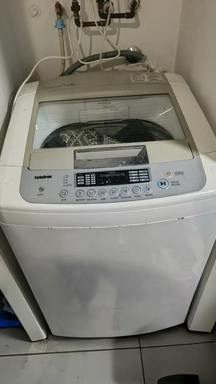 Lavadora LG TurboDrum 7.4 kg usada - 1