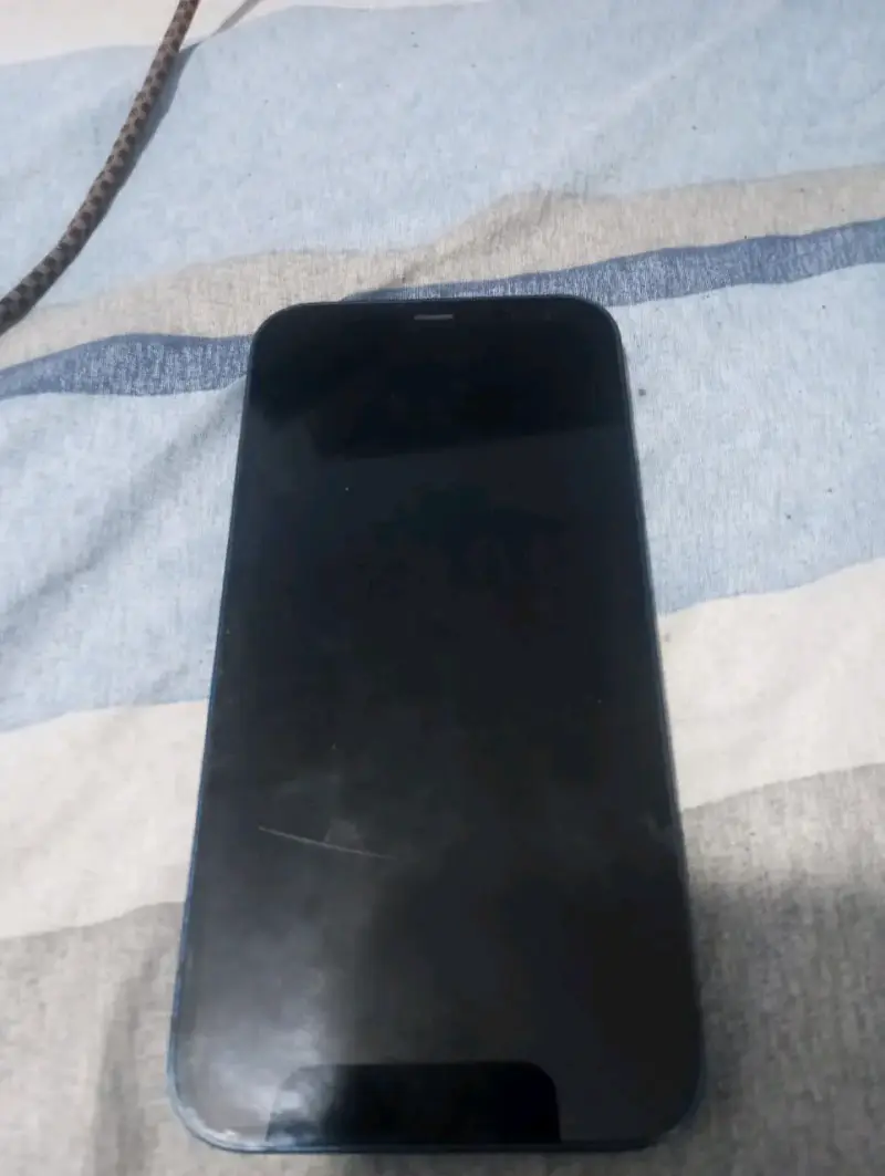 Smartphone y Motorola con triple cámara trasera - 2