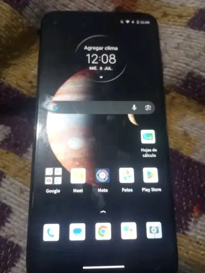 Smartphone y Motorola con triple cámara trasera - miniatura 5