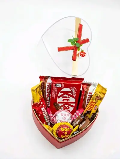 Caja de chocolates en forma de corazón - miniatura 1
