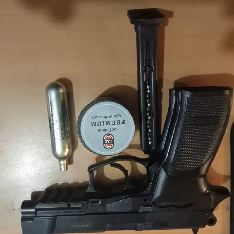 Pistola de aire comprimido 2.6 Joule con balines - 2