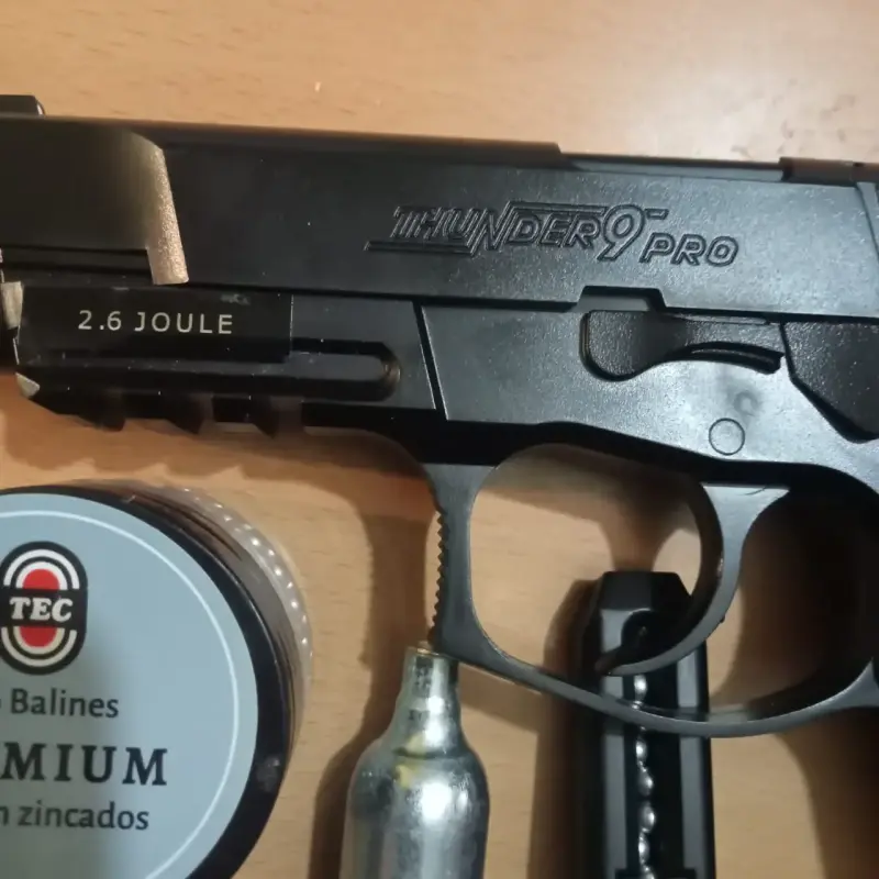 Pistola de aire comprimido 2.6 Joule con balines - 3