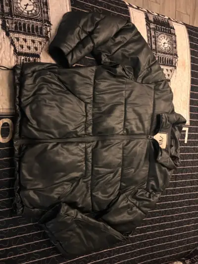 Chaqueta acolchada negra Zara para invierno - miniatura 1