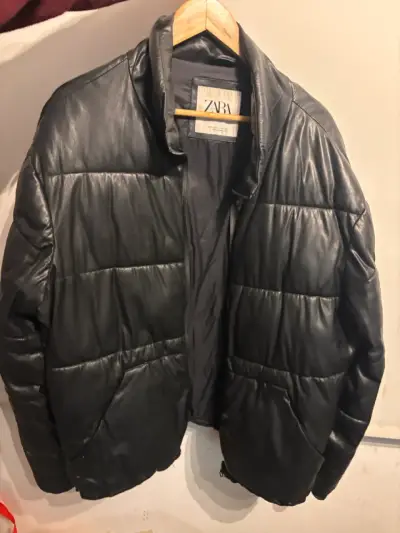 Chaqueta acolchada negra Zara para invierno - miniatura 3