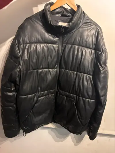 Chaqueta acolchada negra Zara para invierno - miniatura 4