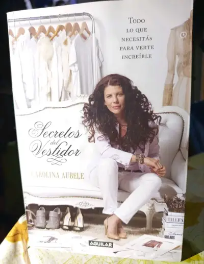 Libro 'Secretos del Vestidor' de Carolina Aubele - miniatura 1