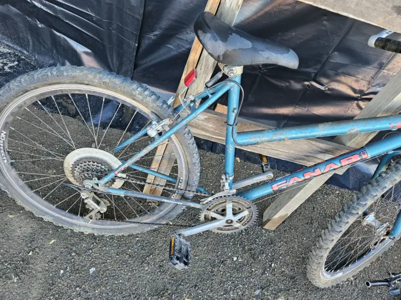 Bicicleta de montaña azul usada - 2