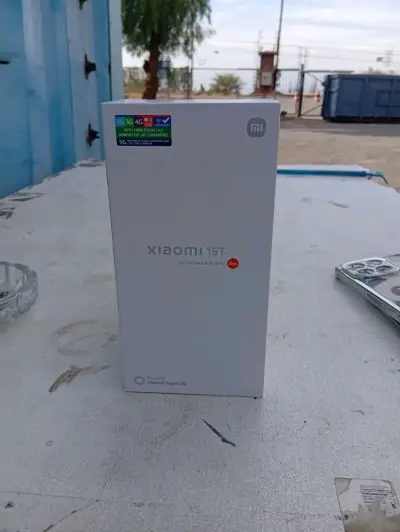 Smartphone Xiaomi 15T nuevo en caja - miniatura 1