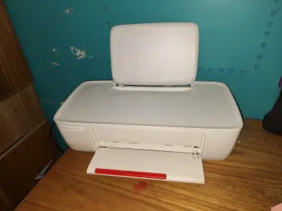 Impresora HP DeskJet 1115 compacta - miniatura 1