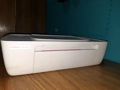 Impresora HP DeskJet 1115 compacta - miniatura 5