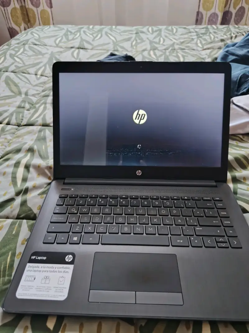 Laptop HP delgada y confiable - 4
