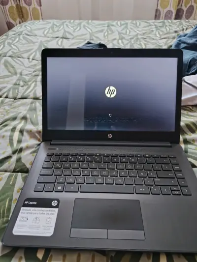 Laptop HP delgada y confiable - miniatura 4