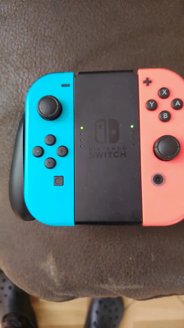 Control Joy-Con Nintendo Switch azul y rojo