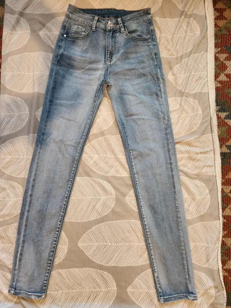 Jeans ajustados azul claro para mujer talla 40 - 1
