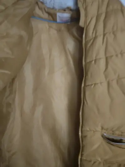 Chaqueta acolchada amarilla con cierre - miniatura 2