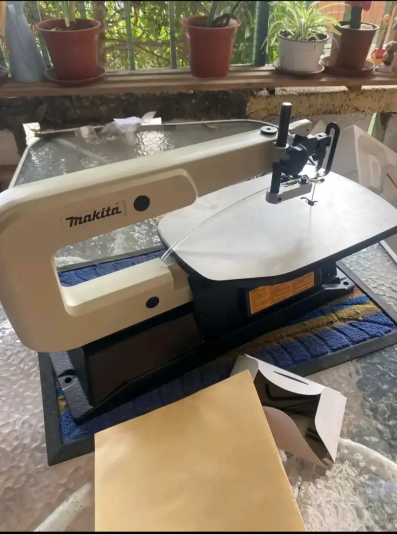 Sierra caladora de banco Makita - 1