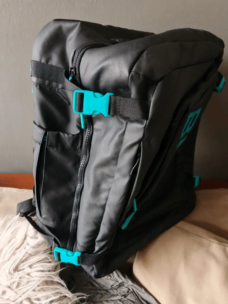Mochila negra Bubba con detalles turquesa - 2
