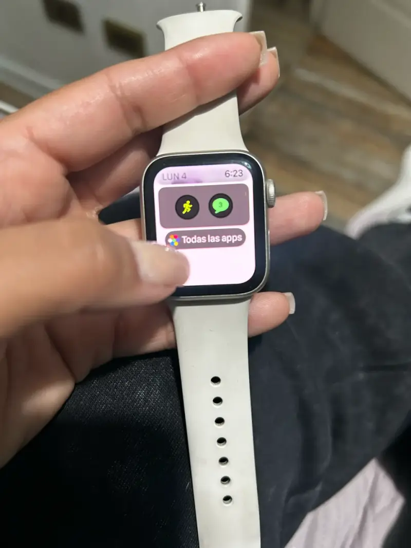 Reloj inteligente con cargador incluido - 2