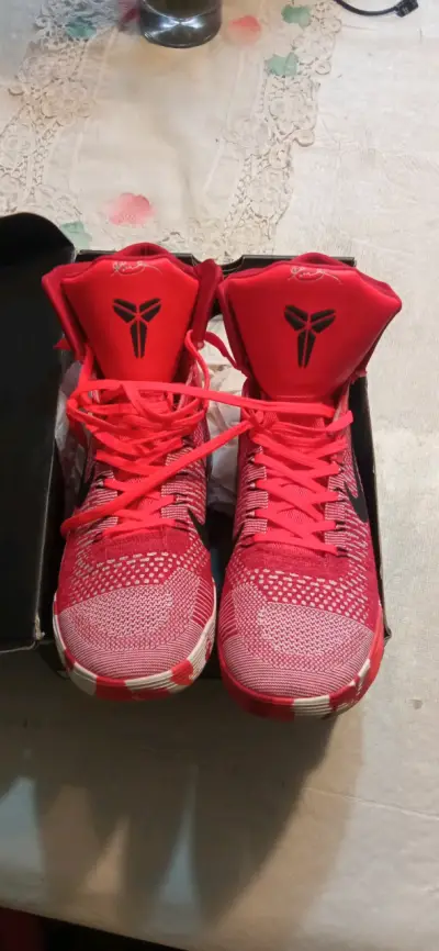 Zapatillas deportivas rojas Kobe edición especial - miniatura 1