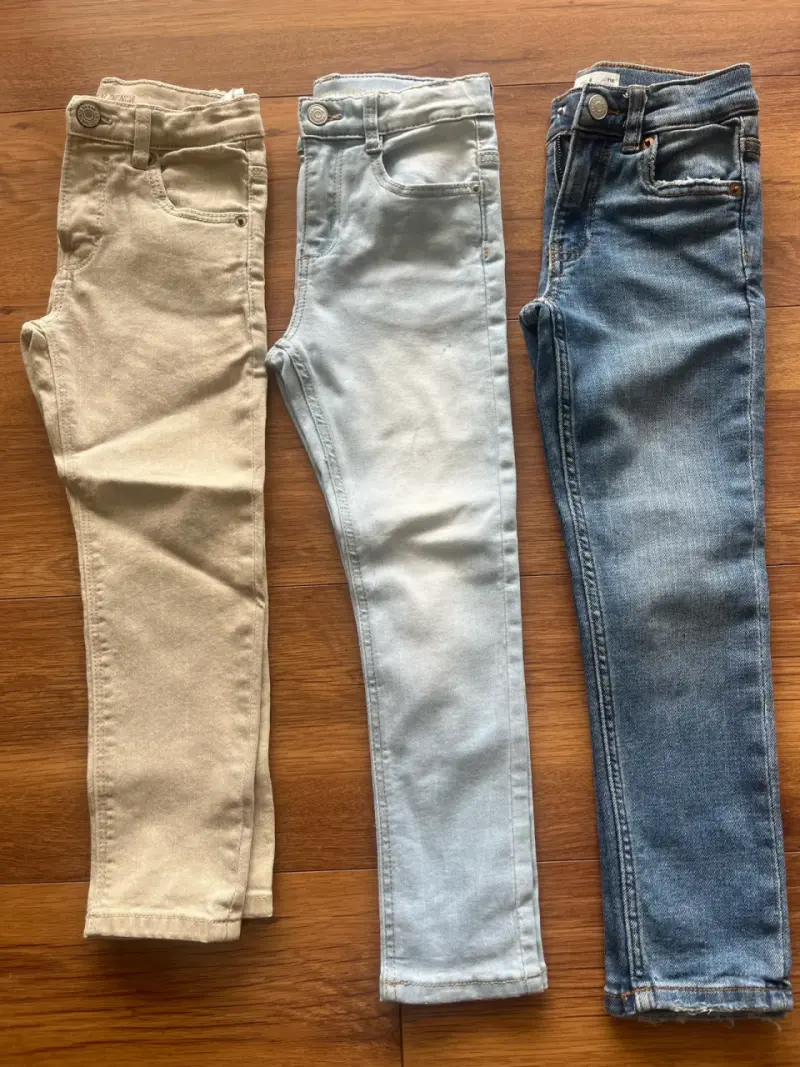 Lote de jeans para niños en varios colores - 1