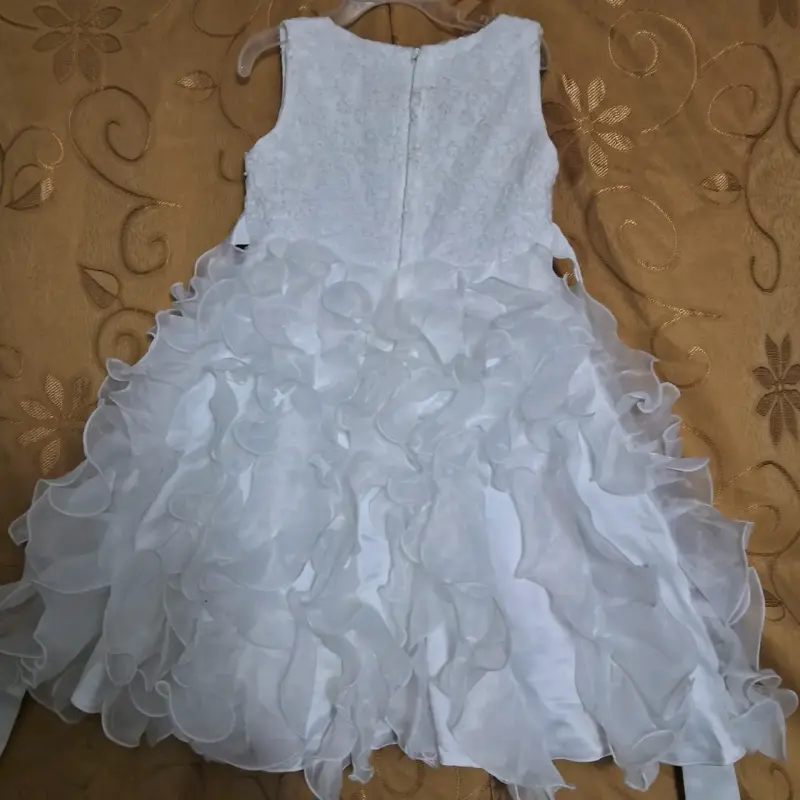 Vestido de fiesta blanco para niña con detalles florales - 3