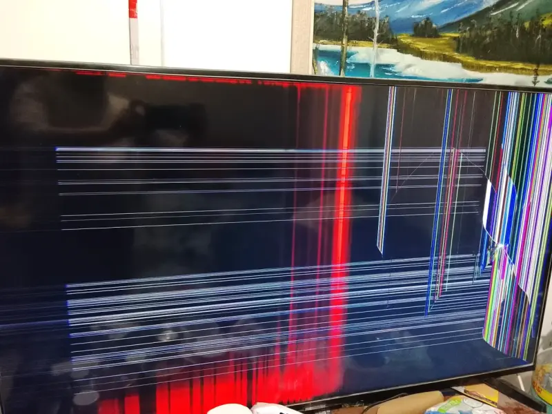 Televisor LED con pantalla dañada para repuestos - 1