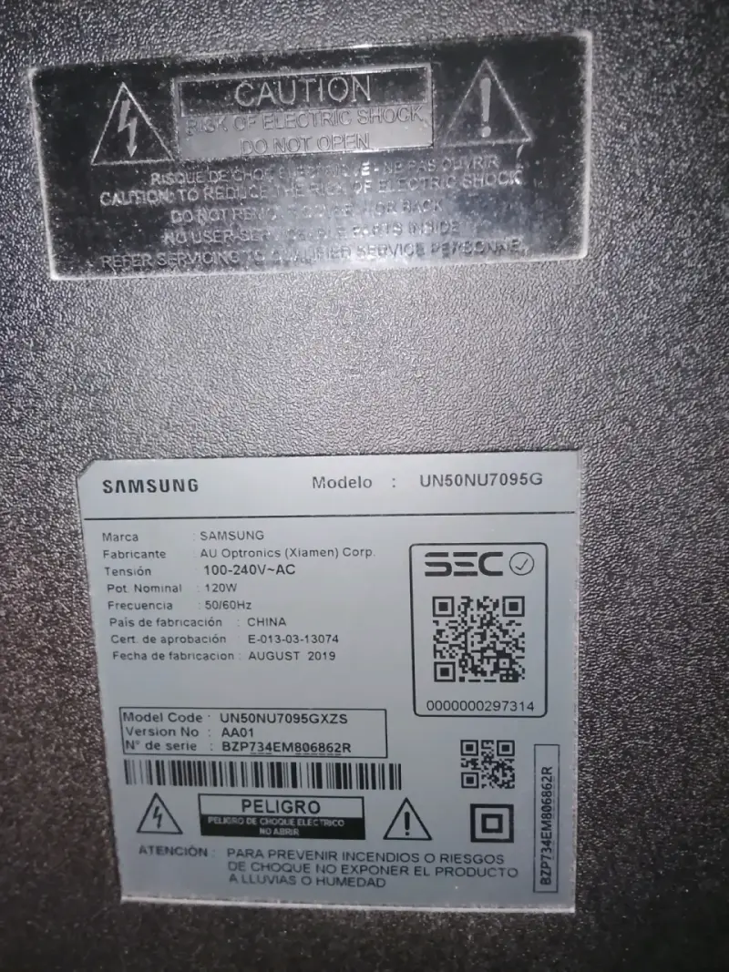 Televisor LED con pantalla dañada para repuestos - 2