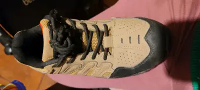 Zapatillas de trekking Power beige y negras (T 35) - miniatura 2