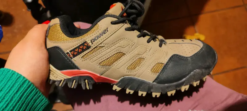 Zapatillas de trekking Power beige y negras (T 35) - 3