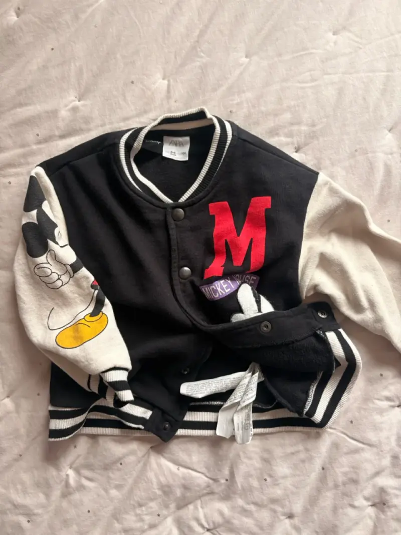 Chaqueta infantil Zara Mickey Mouse estilo varsity - 3