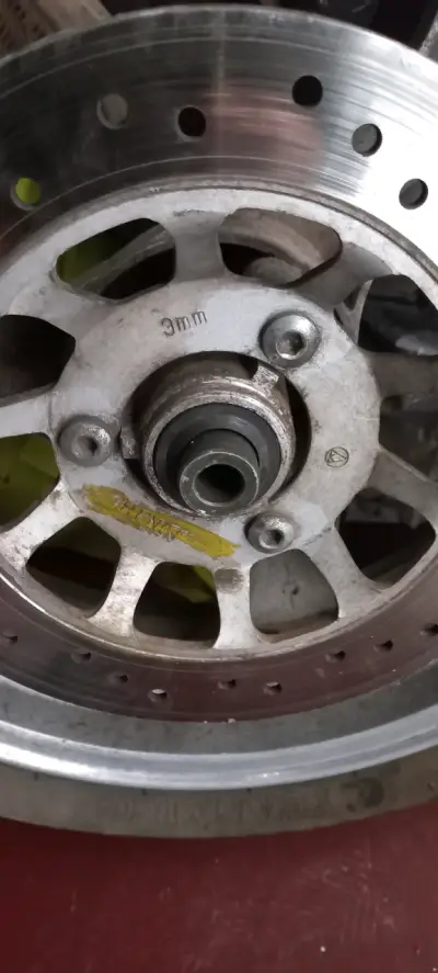 Rueda delantera de moto aro 13 - miniatura 2