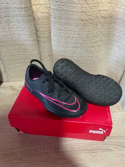 Zapatillas de fútbol Nike. - miniatura 2