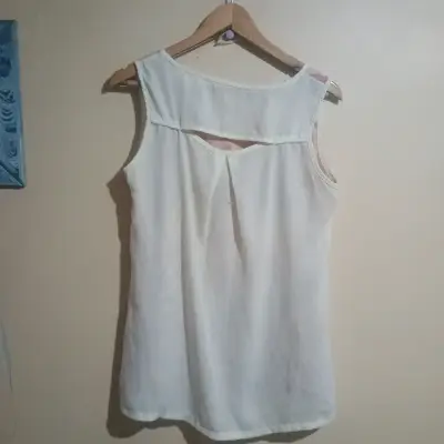 Blusa sin mangas con estampado floral - miniatura 2