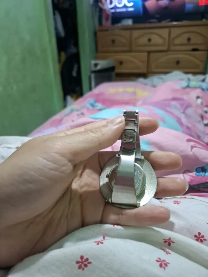 Reloj de pulsera metálico estilo moderno - 2