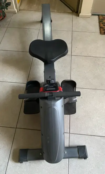Máquina de remo Muvo con pantalla digital - miniatura 2